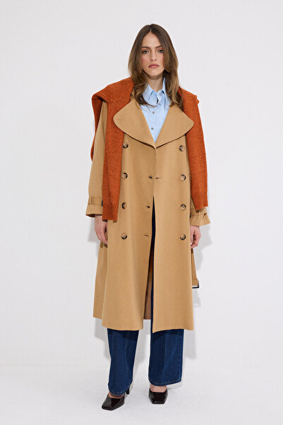 Touché Privé Belted K Double-Breasted Trench Coat