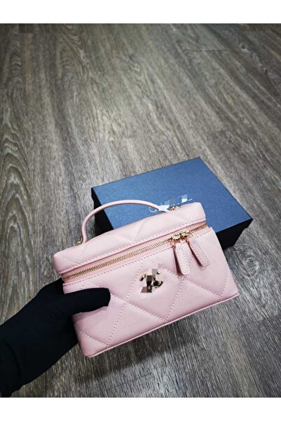 bag Elegant, high-quality women's shoulder bag with all accessories