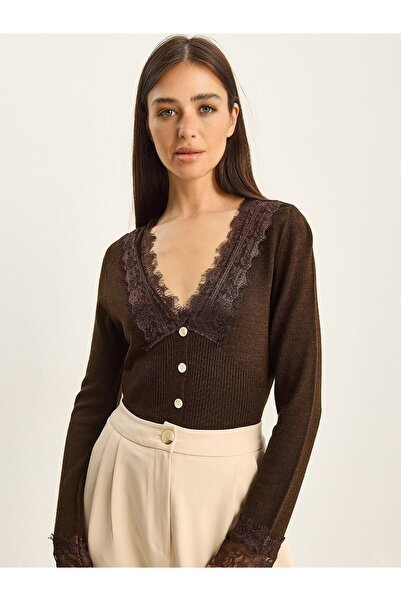 Betül Nayir Women's V-Neck Lace Detailed Long Sleeve Knitwear Cardigan