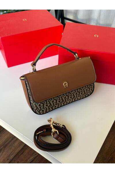 GGGG Bags with their accessories