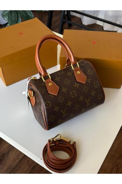 GGGG Bags with their accessories