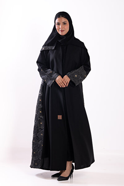 Hasnaa Abaya Sarah's abaya with embroidered organza fabric insert