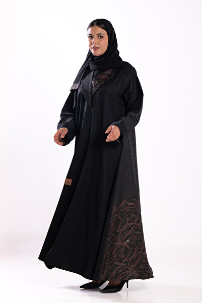 Hasnaa Abaya Rinas abaya with jacquard fabric on the back