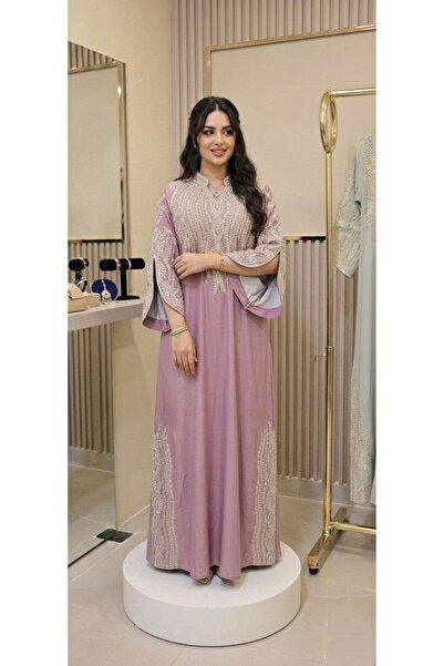 BRK Evening dress/Gulf-style evening gown with a lace bodice, modern collar a...