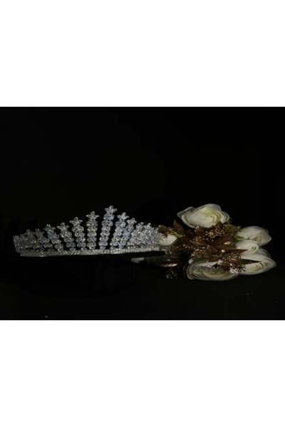 Yarn World تاج كريستال بتصميم ملكي