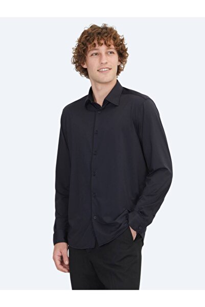 Kip Ležerna crna košulja standardnog kroja