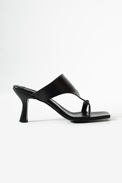 Gökçe Shoes Tenda Siyah Gold Aksesuar Detay Parmak Arası Kadın Topuklu Terlik