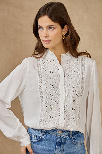SOFILINE Λευκή γυναικεία μπλούζα με κέντημα ZS8007 M9
