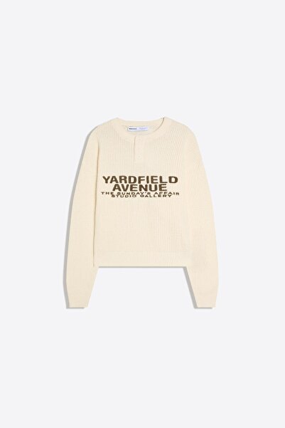 Bershka Düğmeli yaka baskılı kazak