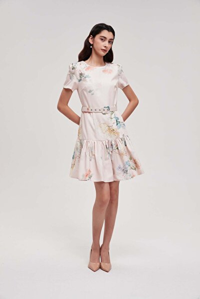 mica Short-sleeve printed knee-length dress
