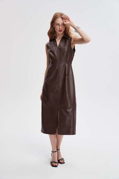 mica Sleeveless V-neck midi dress with front slit