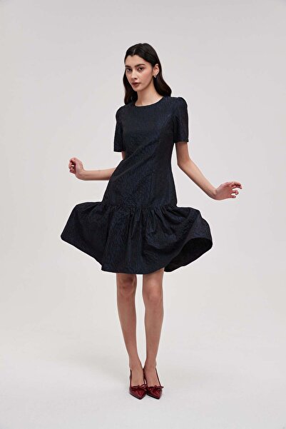 mica Short-sleeve knee-length dress with flare bottom