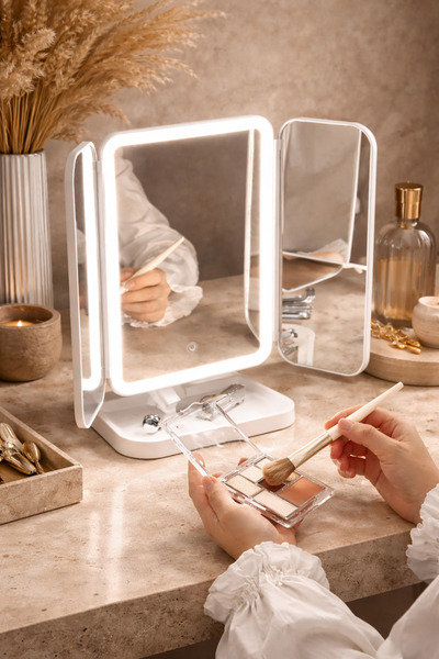 DİVAYS 3 Katlı LED Işıklı Kapaklı Makyaj Aynası Büyüteçli Dokunmatik USB Şarjlı