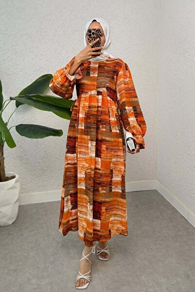 zenne Long dress with elastic sleeves and side lace detail orange