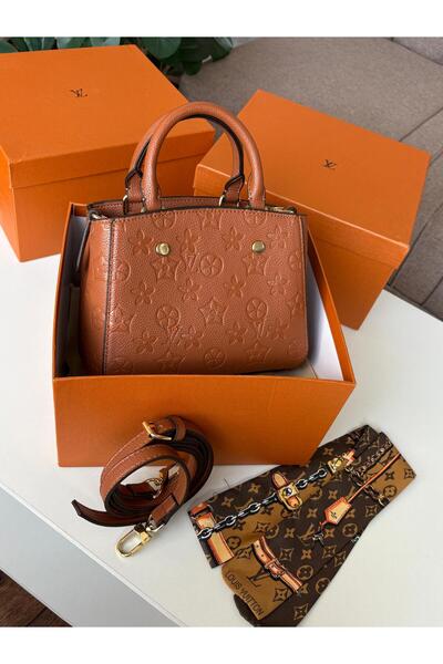 GGGG Bags with their accessories