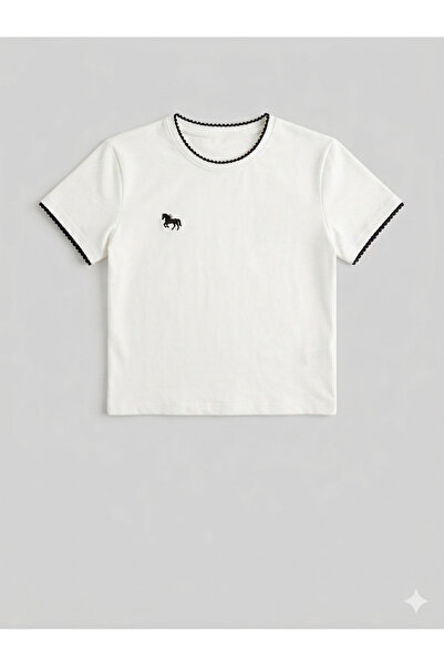 Quzu Embroidery Detailed Cropped T-Shirt Ecru