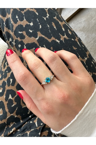 ringbox Gold Square Blue Ring