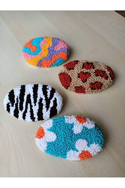 Nova Set ručno izrađenih kopči sa izvezenim perforacijama