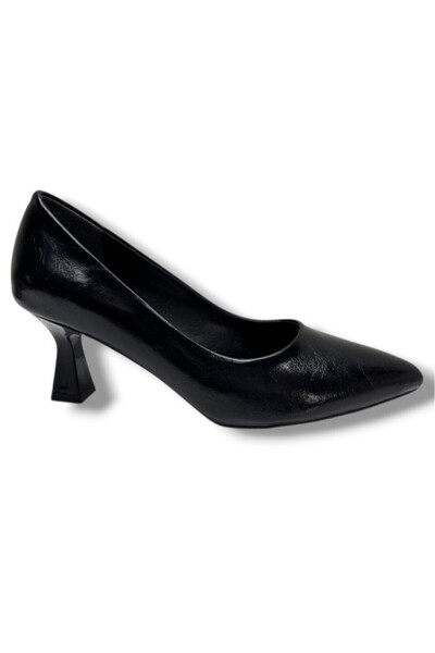 C shoes حذاء ستيليتو للنساء بكعب متوسط من الجلد المطلي المجعد C-Shoes 249-26