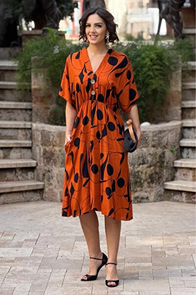 Nevin Kaya Moda V161-Rochie Kiremit Harmoni cu cu model nasturi din lemn