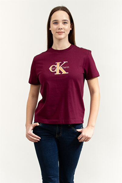Calvin Klein SS Classic Monologo Metallic Cne Дамска тениска с кръгло деколте...