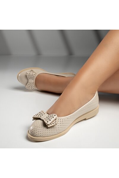 Modlet.ro Women's beige perforated ballet flats with bow MOD07987