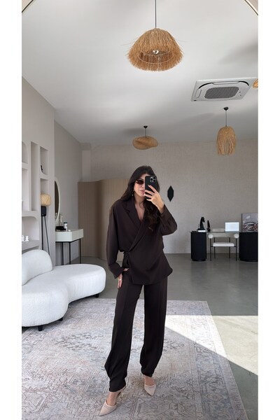 Buket Teke Maro cu două rânduri de nasturi Jachetă lejer cu detaliu la tiv Se...