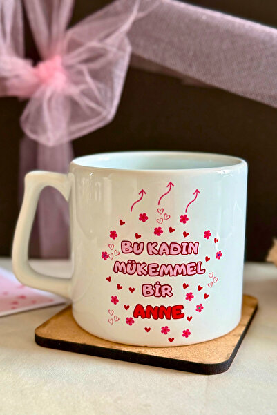 glowoow Anneler Günü Hediyesi-Bu Kadın Mükemmel Bir Anne Yazılı Kahve Kupası