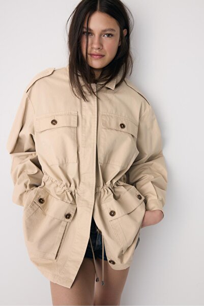 Stradivarius Pamuklu cepli parka