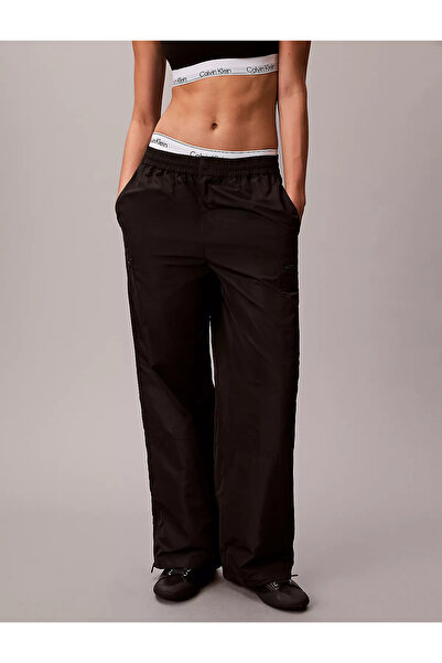 Calvin Klein Kadın Rahat Kesim Yüksek Bel Geniş ve Fermuarlı Paçalı Siyah Pan...