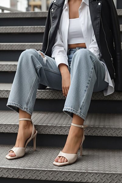 DİVOLYA Sara Beige Wrinkled Ankle Wrap (8 cm) Square Toe Heeled Shoes