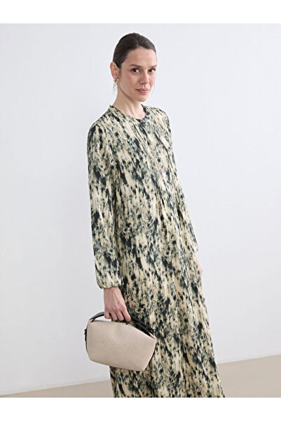 LC Waikiki I Hakim Roba Collar Embroidered Dress from Freezen Store