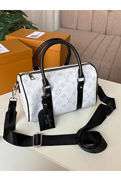 GGGG Bags with their accessories