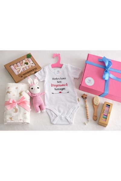 TubiBaby Newborn Baby Girl 7-Piece Bodysuit Gift Set from Auntie
