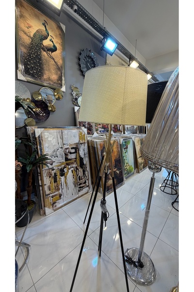 Riyes Tasarım Modern Gold Metal Ayaklı Tripod Lambader – Dekoratif Salon Lambası