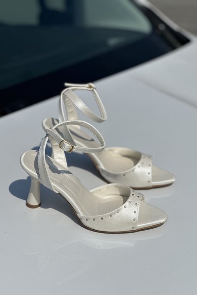 topuksarayı Bovl Cream Satin Eyelet Detail Stiletto Heel U Shoes