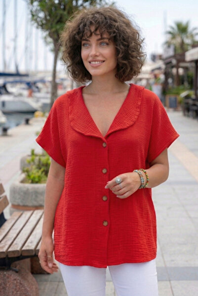 Chiccy Κόκκινη στρογγυλός γιακάς Χαμηλή μπλούζα με μανικάκια και κουμπιά Casu...