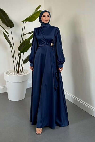 MERVEN AKYÜZ Crimson Rose Yandan Tokalı Saten Abiye İndigo