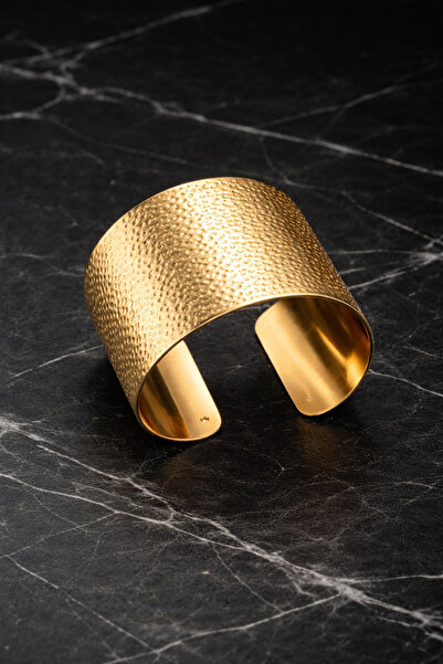 POEM JEWELLERY Ayarlanabilir 18 Ayar Altın Kaplama Dövme Dokulu Geniş Manşet ...
