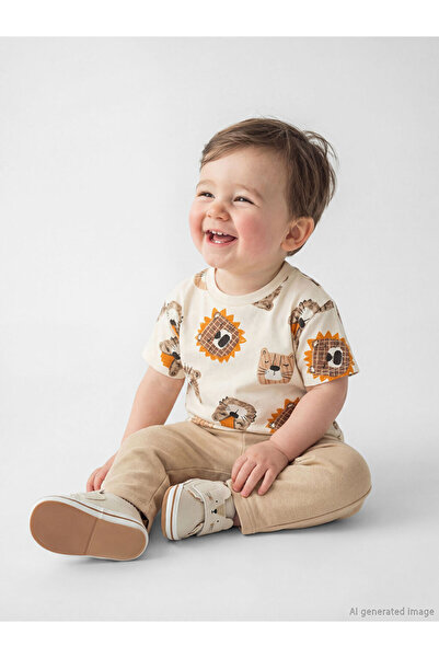 LC Waikiki Lcw Baby Ecru Crew Neck Animal Printed Baby Boy T-Shirt and Pants