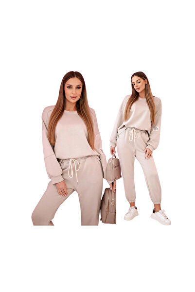 Kesi Set bej din două piese pentru femei: hanorac și pantaloni | MASELKO