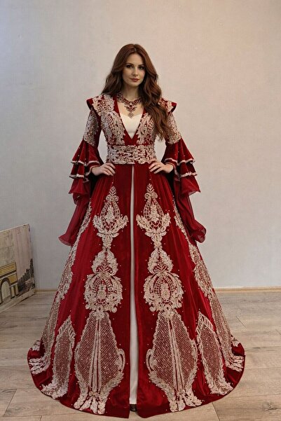ZK ZÜMRÜT KAFTAN Kırmızı Kadife Altın İşlemeli Bindallı Kaftan Takımı – Taç, ...