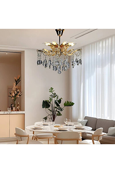 qwell Classic gold Mary Theresa candlestick