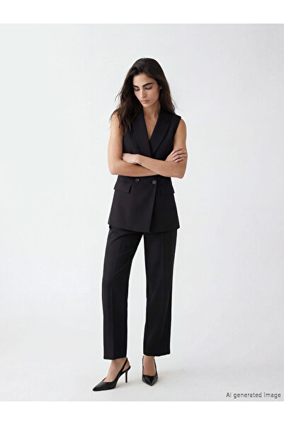 LC Waikiki بنطلون نسائي من القماش ذو خصر مرتفع وقصة فضفاضة باللون الأسود