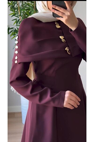 Sara Deluxe بدلة بتصميم أنيق مع أزرار ذهبية وتفاصيل مميزة وبنطلون