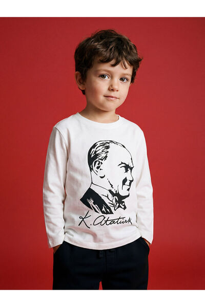 LC Waikiki Εκρού μπλουζάκι για αγόρια με στάμπα Ataturk και λαιμόκοψη ποδηλάτου