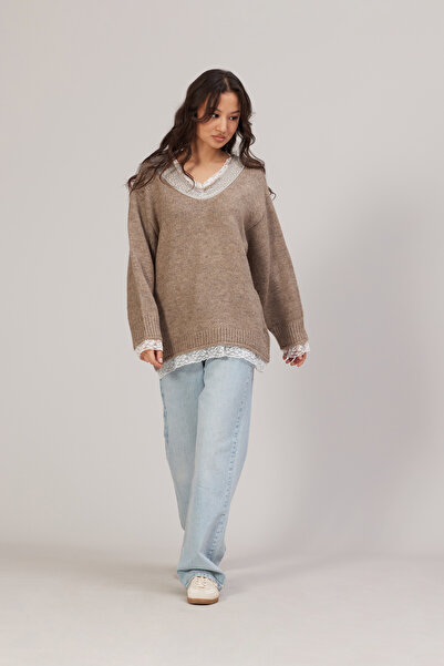 Nisan Tricot Sweater with Lace Detail