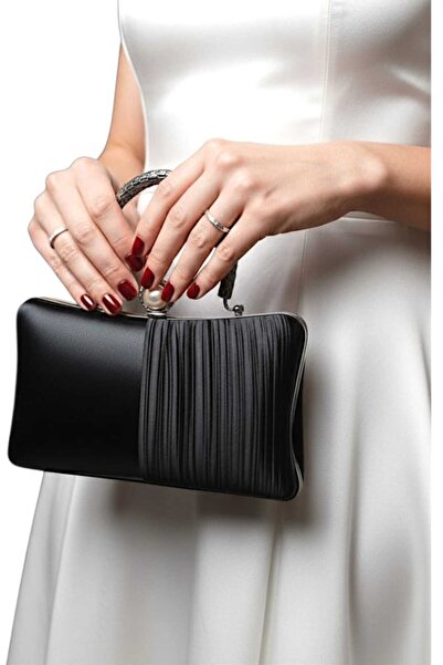 Famels Γυναικείο βραδινό φόρεμα Τσάντα μαύρο σατέν με πέτρες και μανίκια Τσάν...