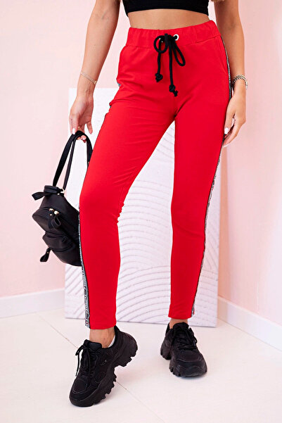 Kesi Pantaloni de trening de damă cu dungă și legătură în talie, roșii