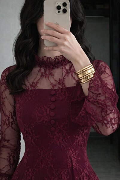 BROOKLYN STYLE فستان العيد من الدانتيل الفاخر بياقة كشكش وأكمام جرس - إطلالة ...